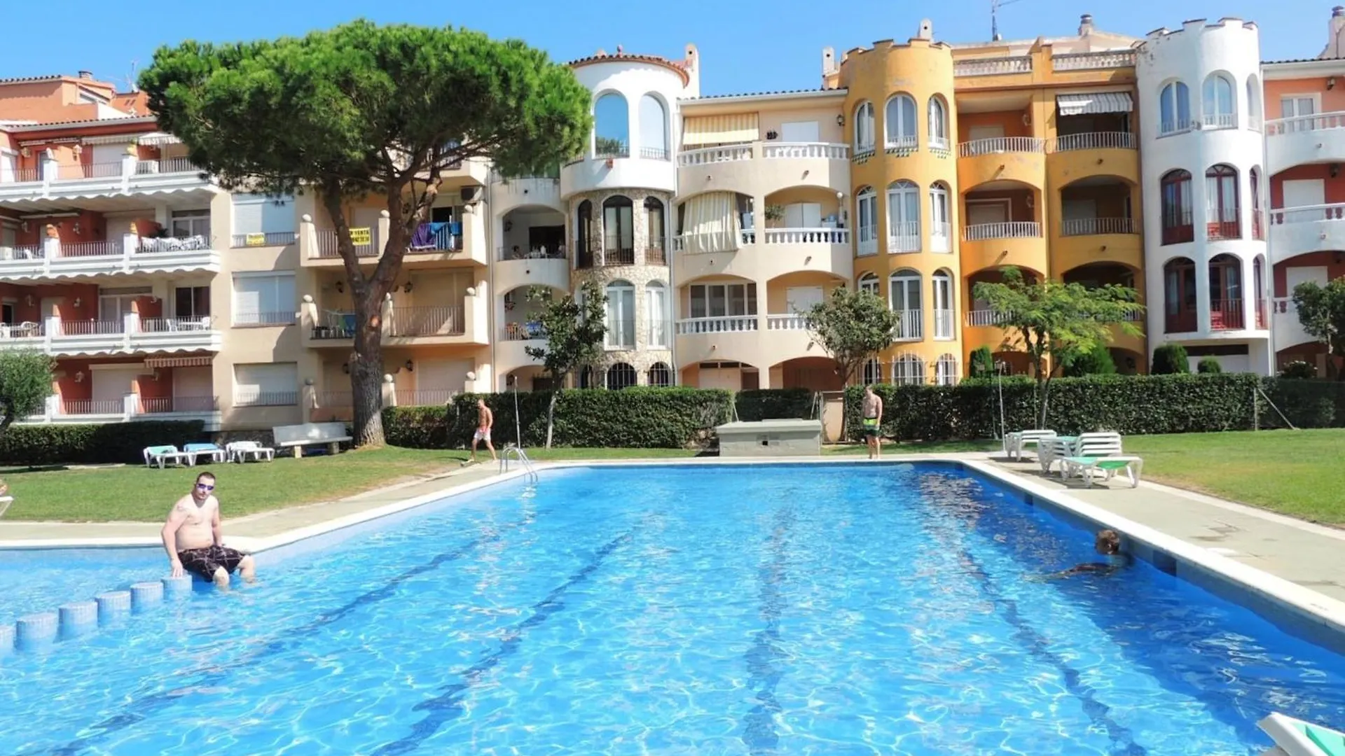 Pretty Apartment With Balcony location