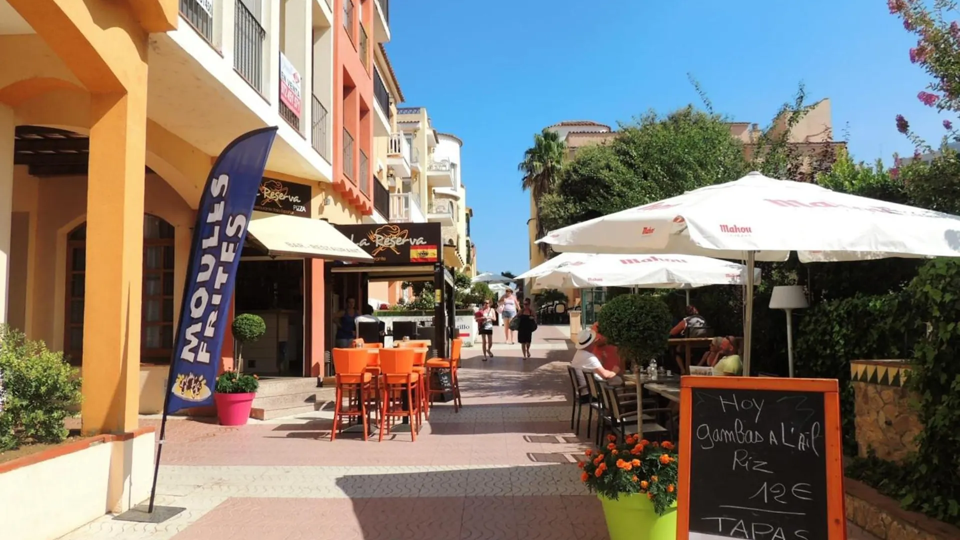 Pretty Apartment With Balcony Empuriabrava Spain