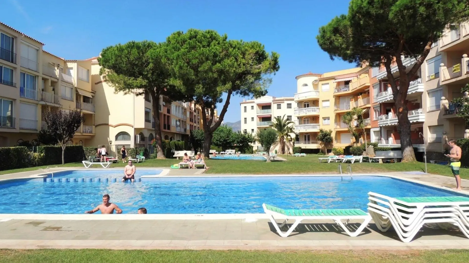 Pretty Apartment With Balcony Empuriabrava Spain