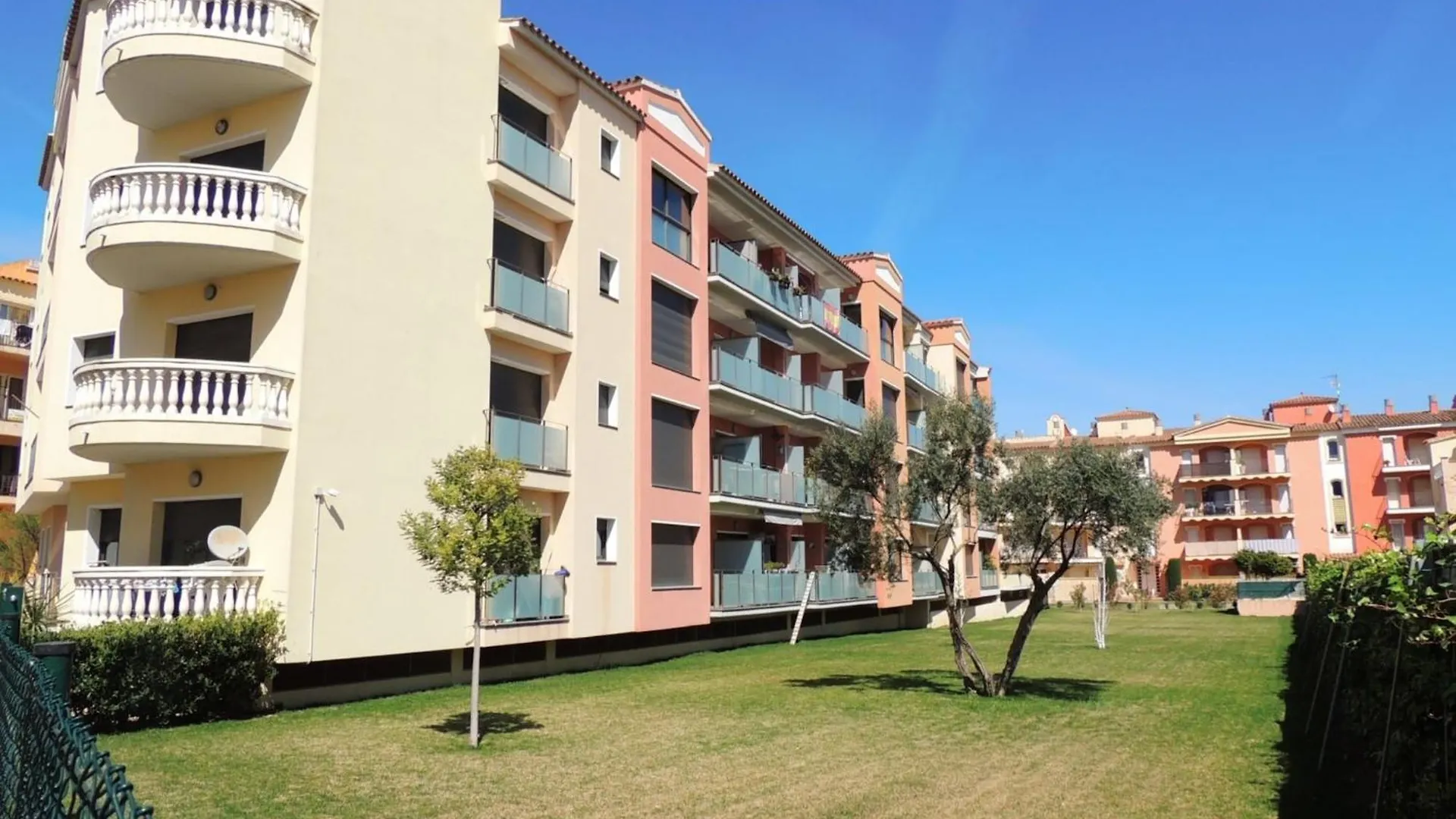 Pretty Apartment With Balcony Empuriabrava