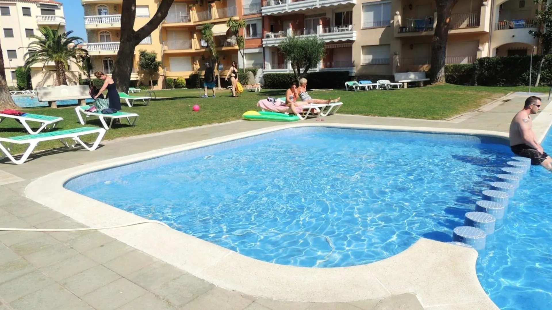 Pretty Apartment With Balcony Empuriabrava